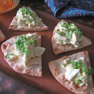 Curried Egg Salad on Toasted Naan and More Eggtastic Recipes #SundaySupper - Sunday Supper Movement