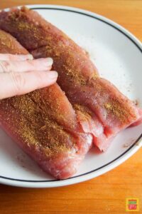 pork tenderloin with rhubarb chutney - adding rub