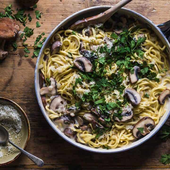 mushroom pasta featured