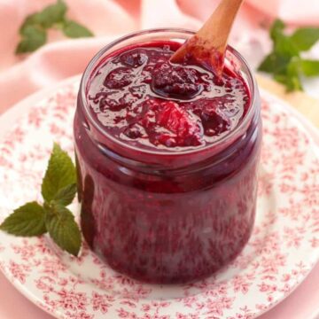 Fresh Berry Compote with Mint