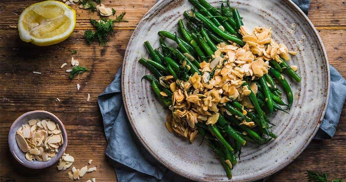 Green bean with buttery almonds
