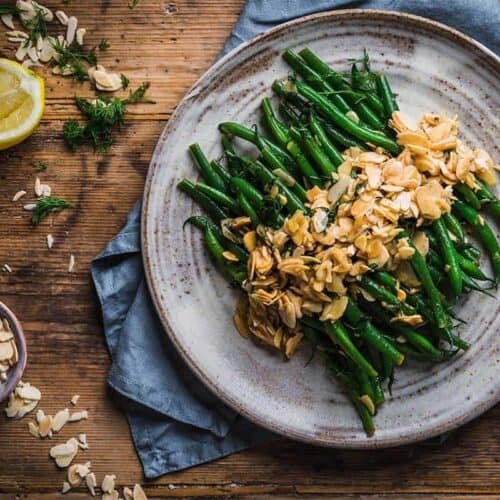 Green bean with buttery almonds