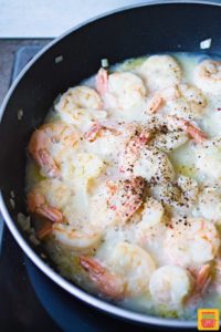 Cooking shrimp with onion and garlic