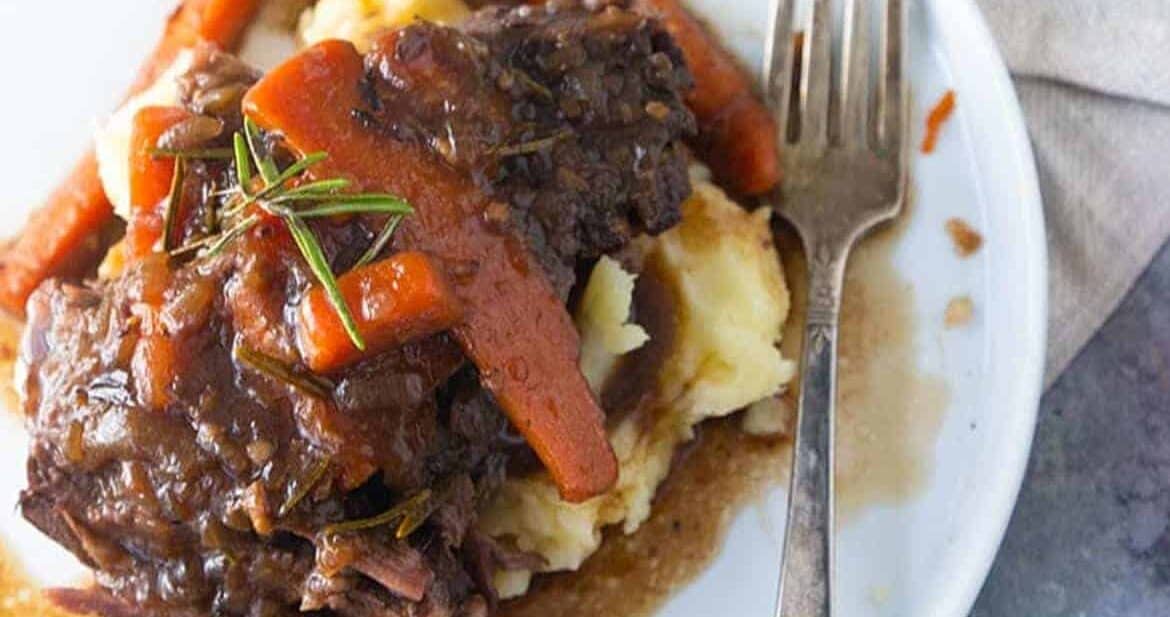 How to cook chuck roast - featured image