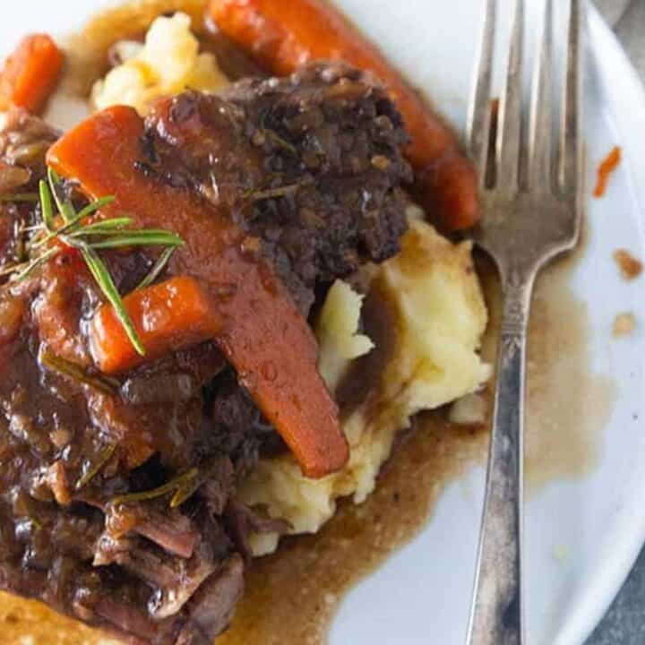 How to cook chuck roast - featured image