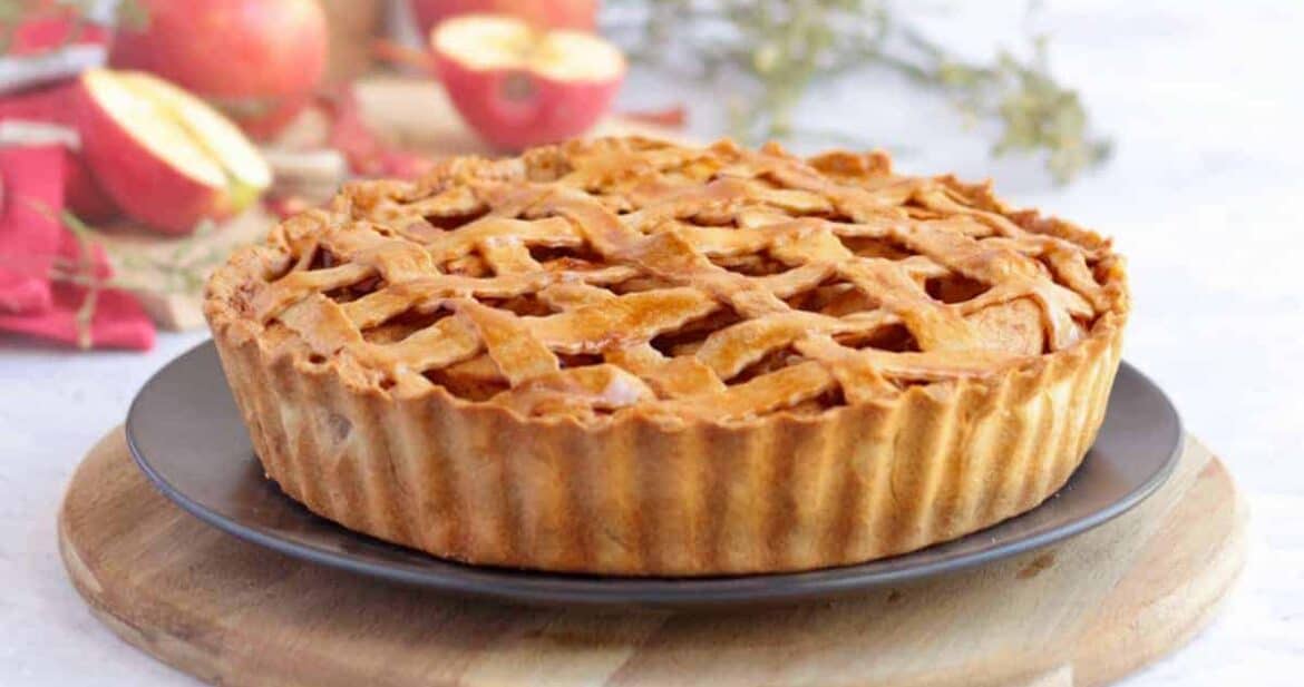 Apple Pie on a plate to be served
