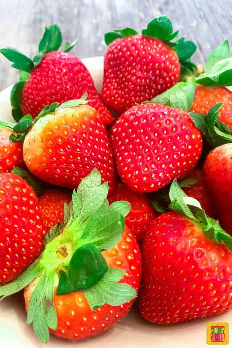 How to Make Chocolate Covered Strawberries: fresh berries on a plate