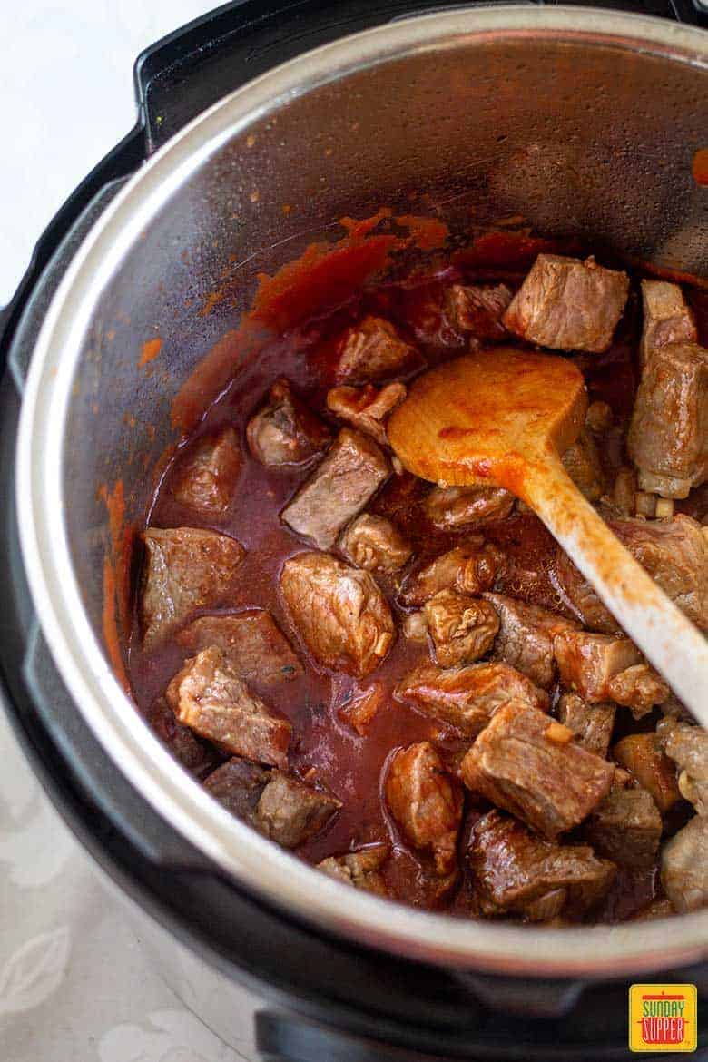 Cooking beef for beef stew in instant pot