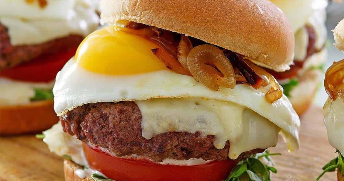 egg burger showing the egg on top