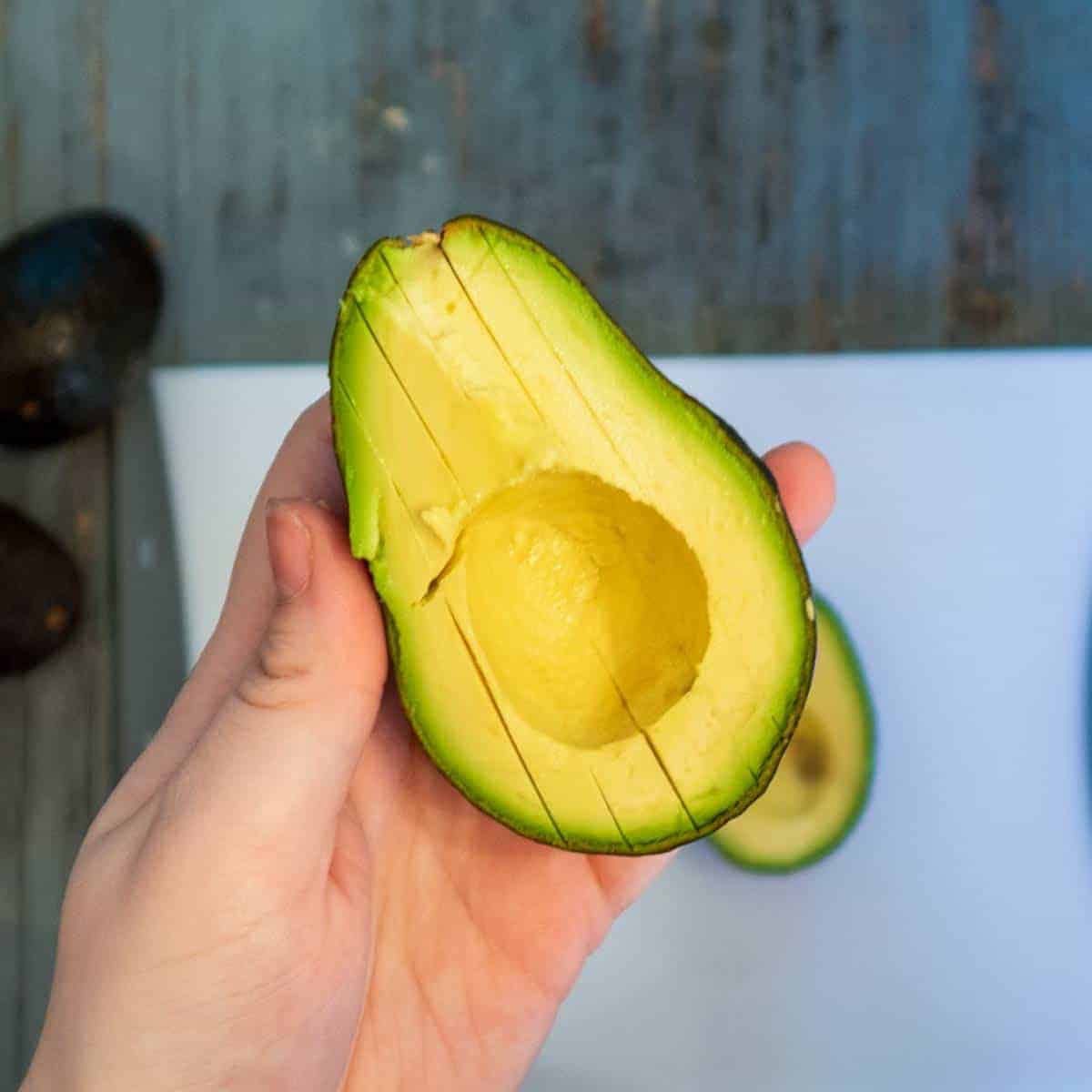 How To Cut An Avocado Easily Sunday Supper Movement