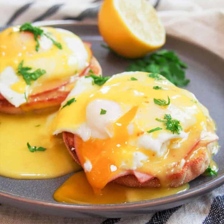 How to poach an egg: Close up of eggs benedict with runny poached egg
