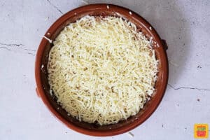 italian seasoning over top cheese for pizza dip