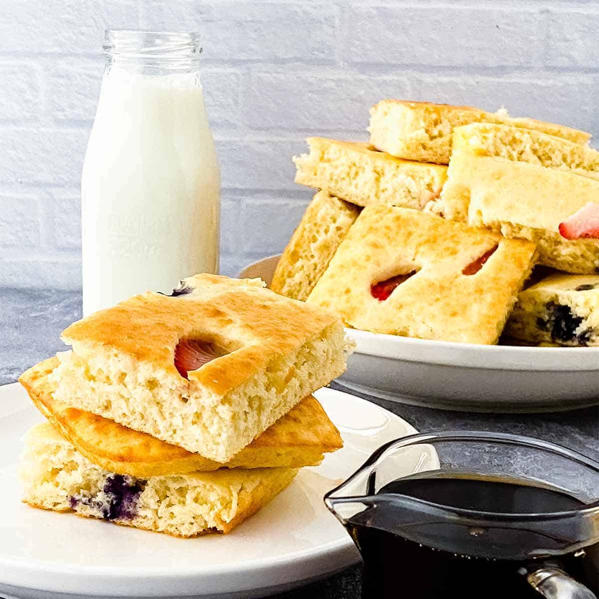 https://sundaysuppermovement.com/wp-content/uploads/2022/01/sheet-pan-pancakes-featured-2.jpg
