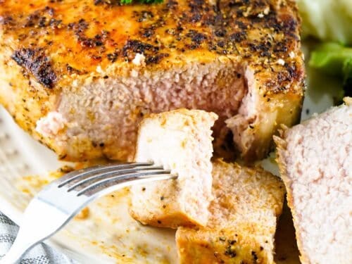 https://sundaysuppermovement.com/wp-content/uploads/2022/02/grilled-pork-chops-featured-500x375.jpg