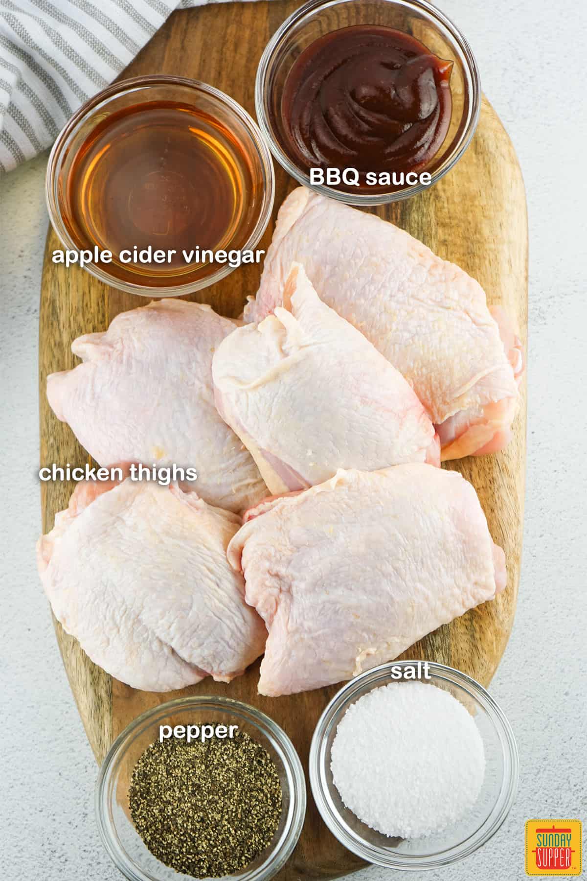 smoked chicken ingredients with labels for the ingredients