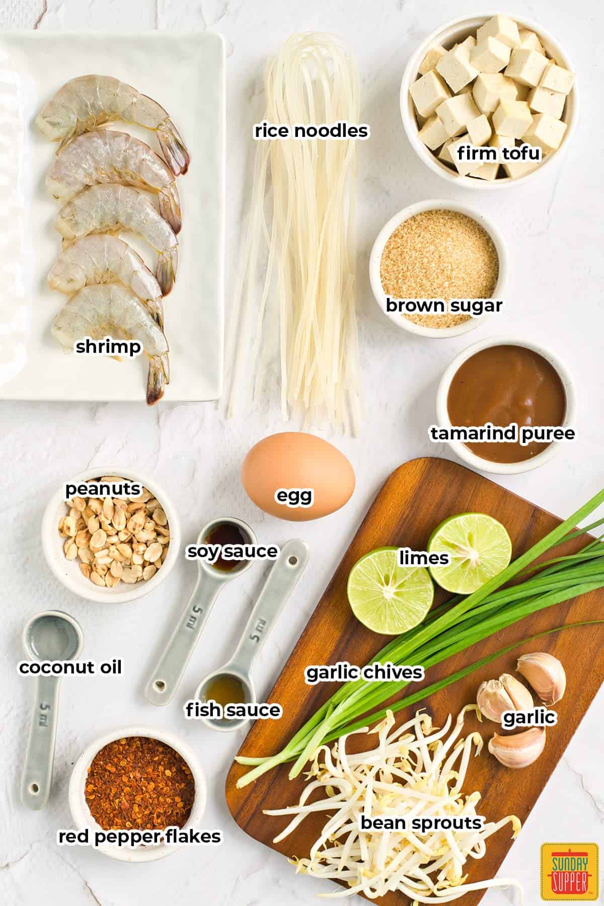 ingredients to make pad thai with labels