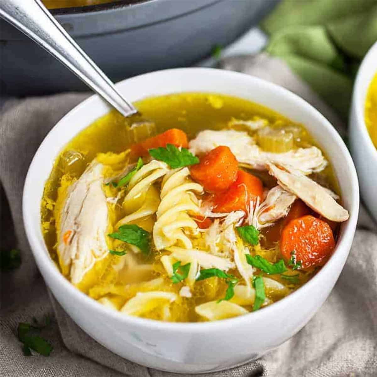 https://sundaysuppermovement.com/wp-content/uploads/2023/04/easy-soup-recipes-featured.jpg