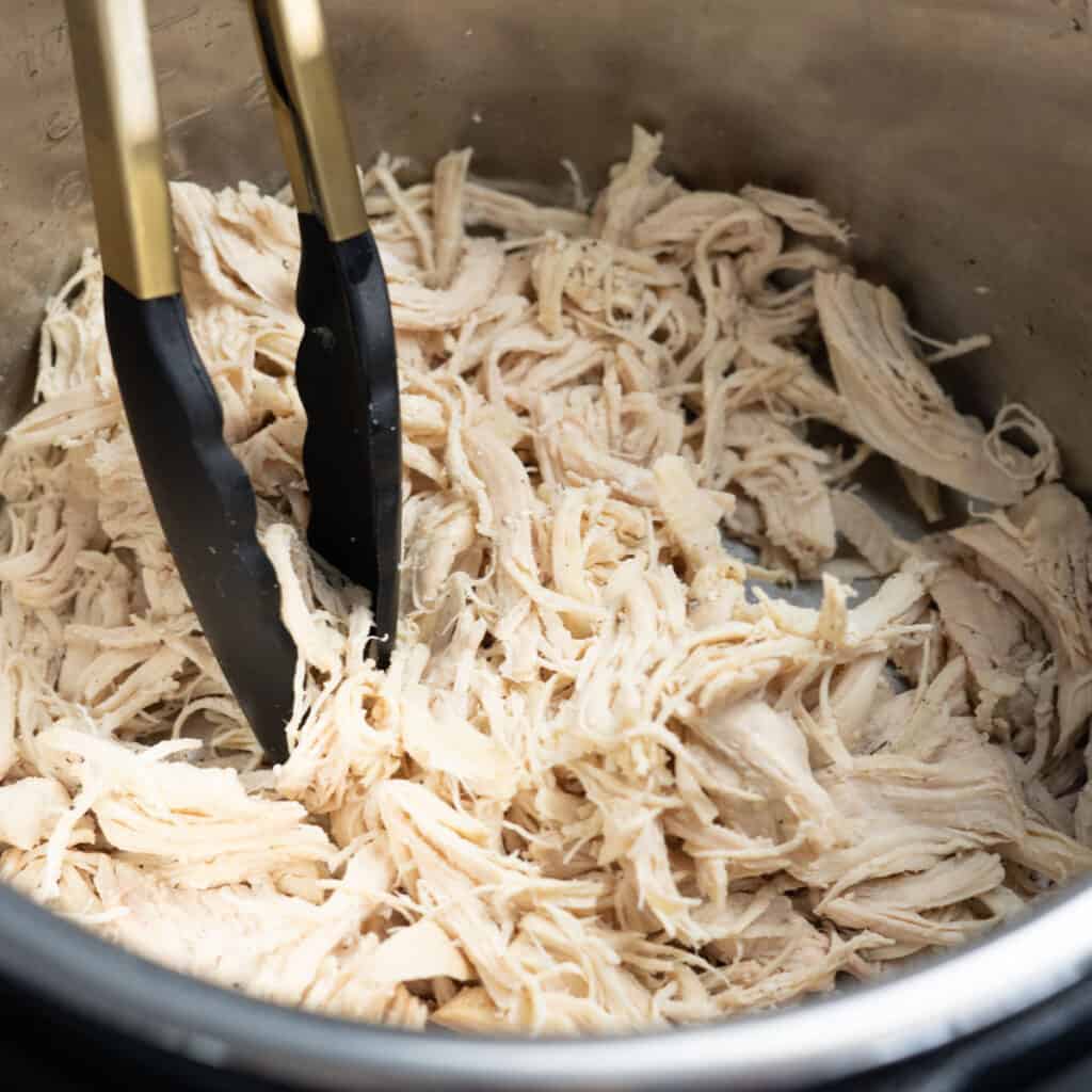 The Easiest Pulled Chicken Recipe Sunday Supper Movement   Pulled Chicken Featured 1024x1024 