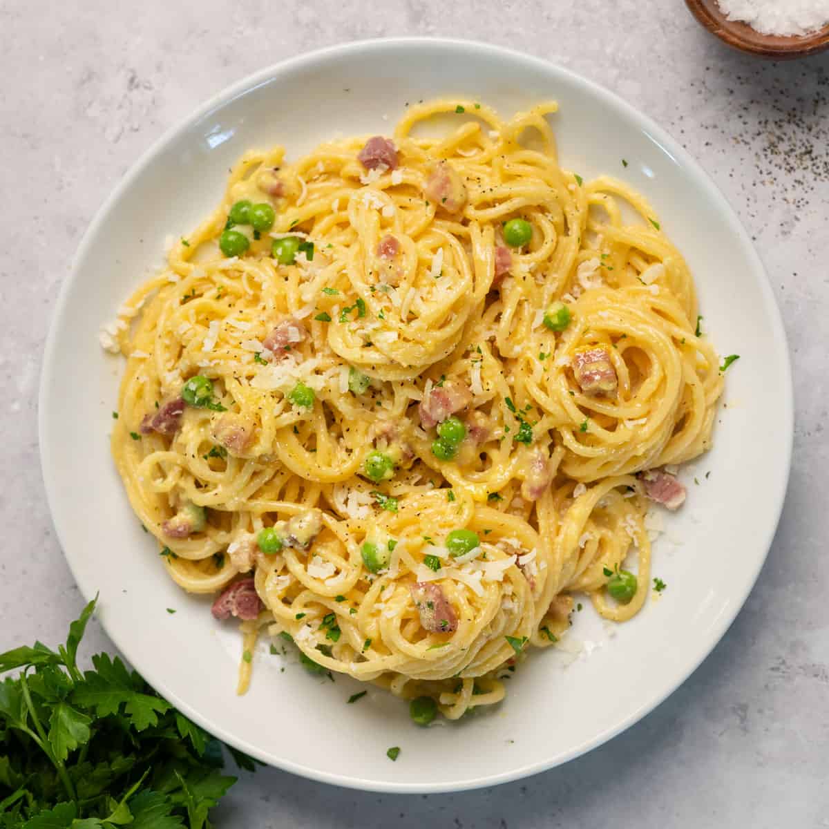 close up of a plate of spaghetti carbonara