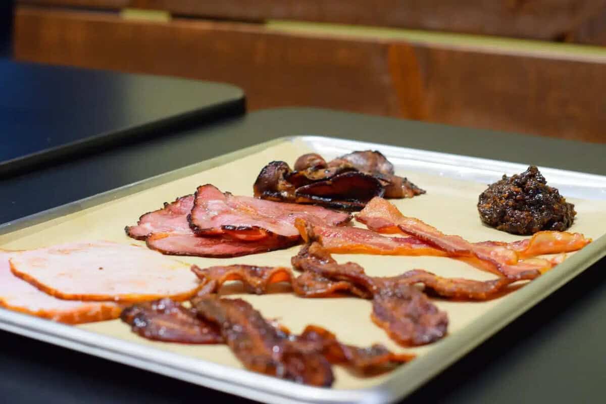 photo of the bacon flight at gracie's