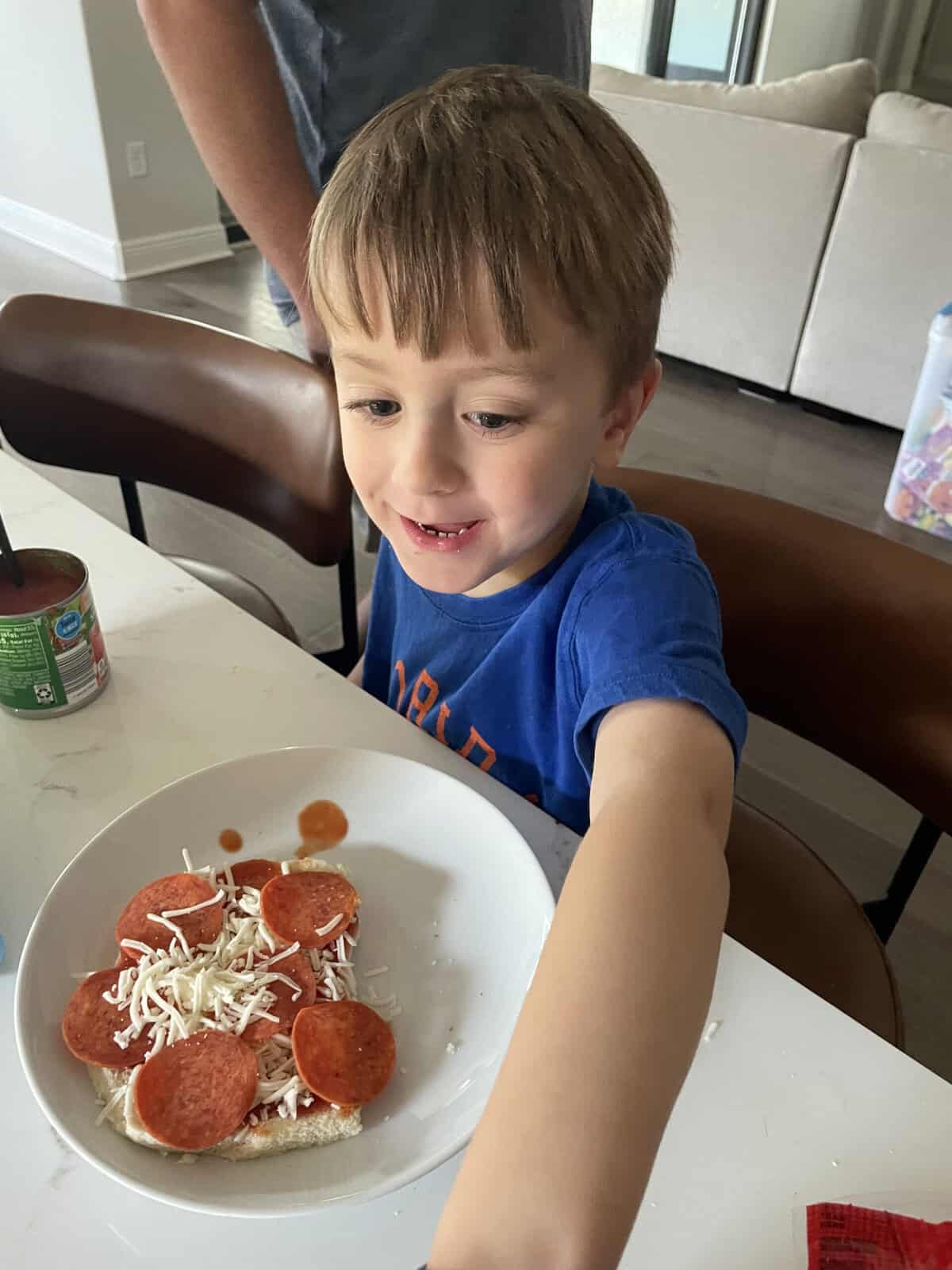 rory building a pizza sandwich