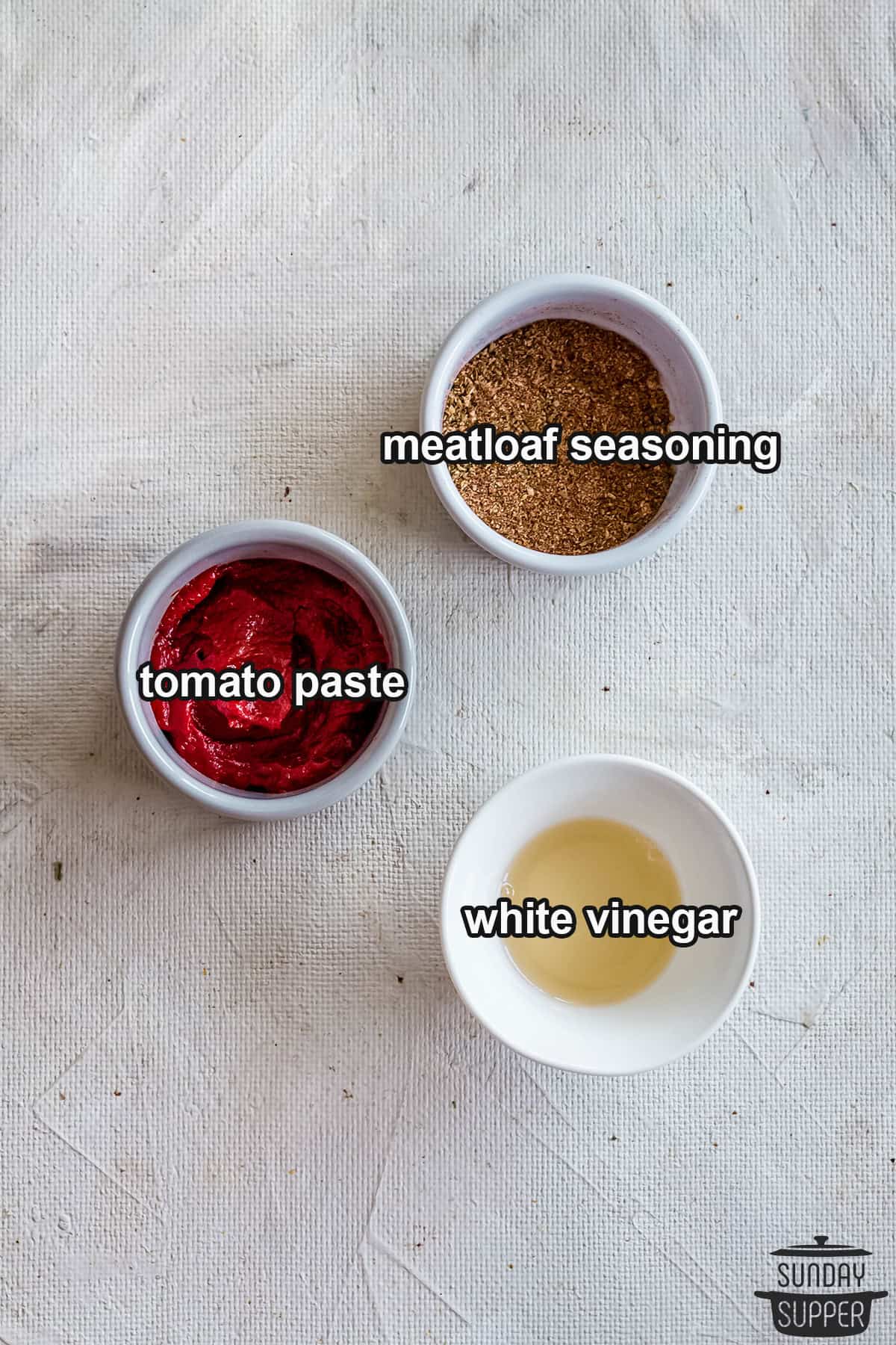 ingredients for meatloaf glaze with labels