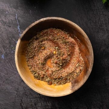 a bowl of mixed roasted vegetable seasoning