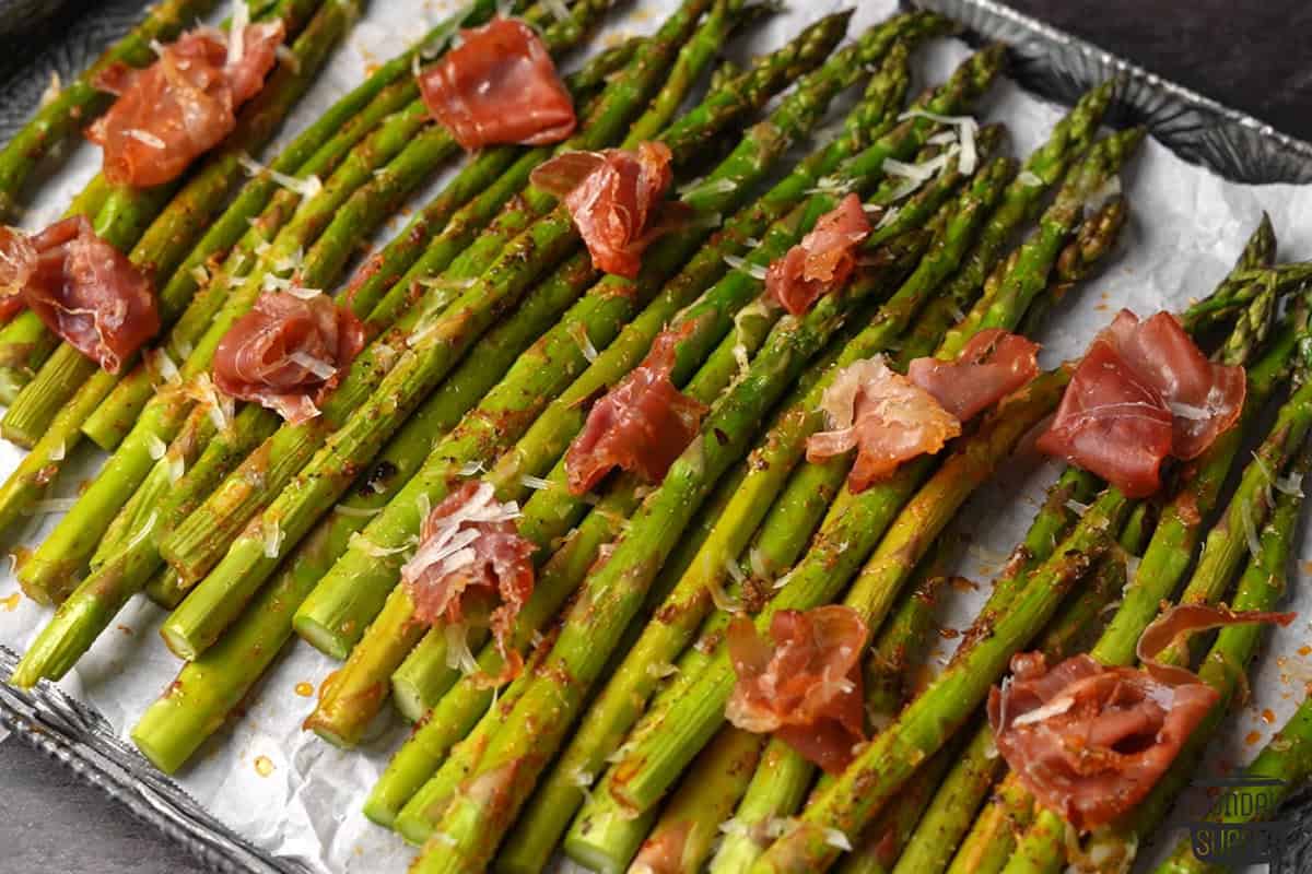 asparagus seasoned with vegetables and roasted