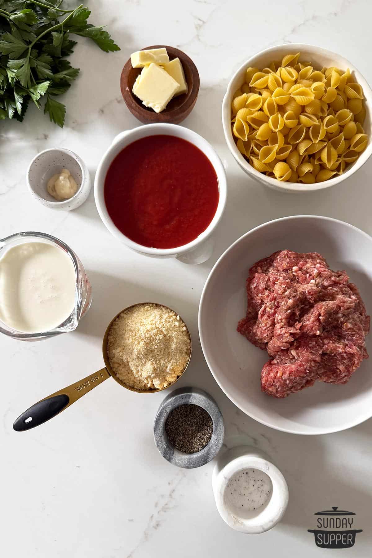 ingredients to make pink pasta in bowls