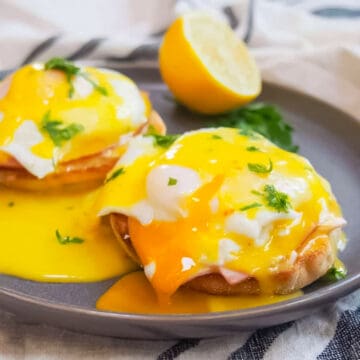 eggs benedict on a plate