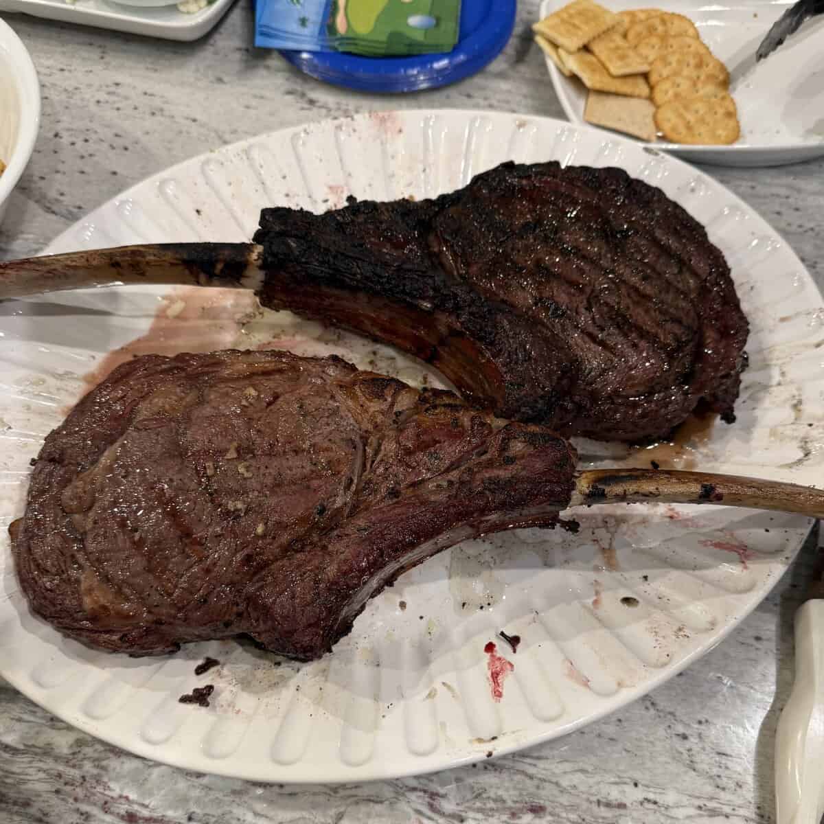 grilled tomahawk steaks