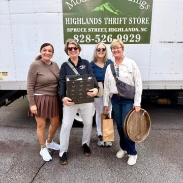 isabel and her friends in Georgia thrifting